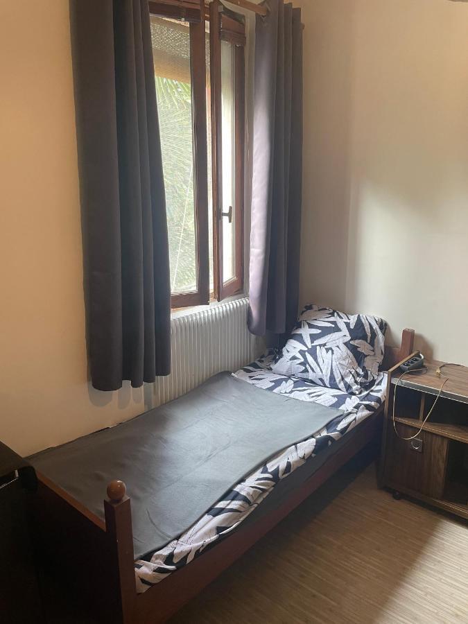 Leleka Hostel Esbly Zewnętrze zdjęcie