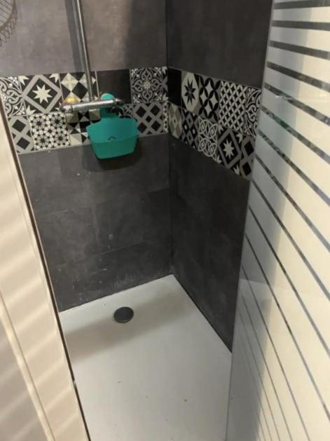 Leleka Hostel Esbly Zewnętrze zdjęcie